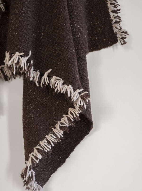 Larusi Store - Chunky hand-woven throw