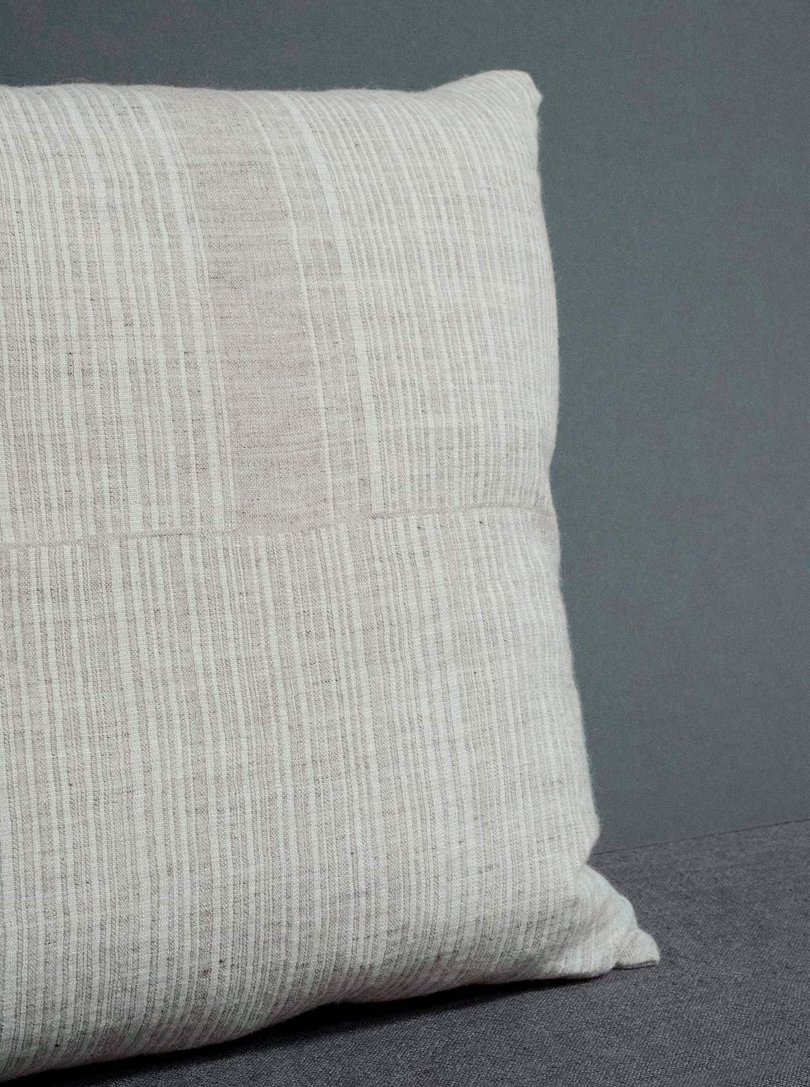 Larusi - Linen – wool cushion cover