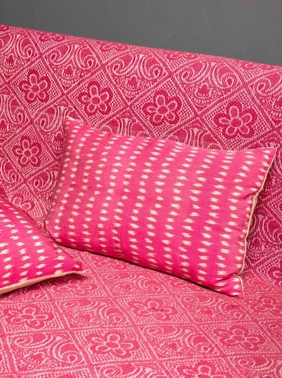 Larusi - CS027: Silk Ikat Cushion Cover